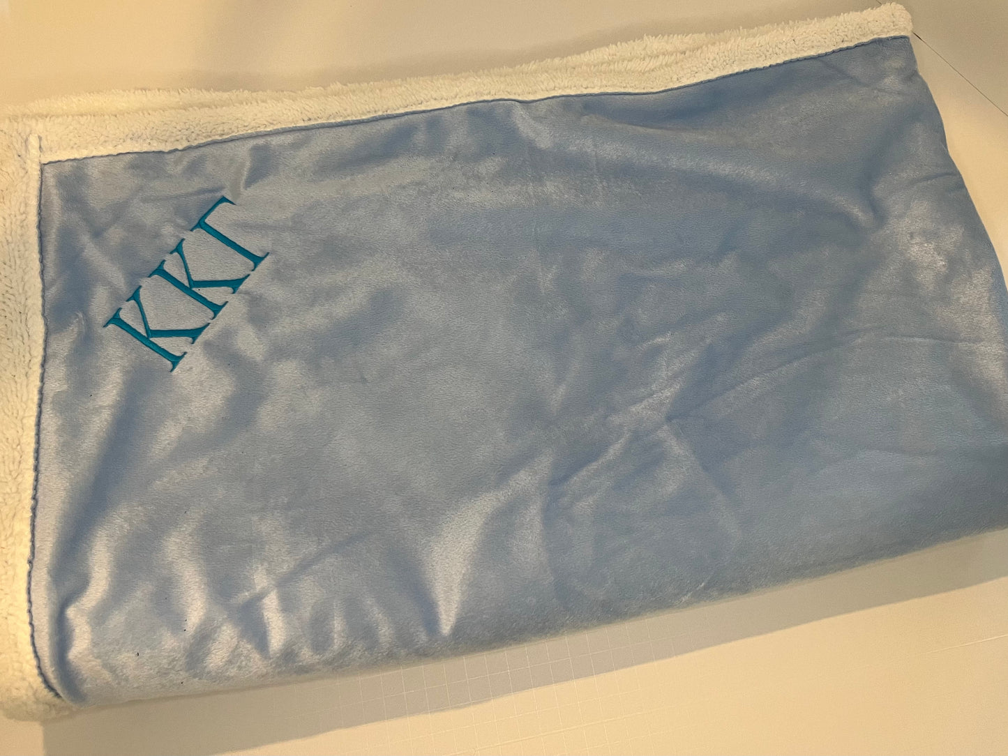 Kappa Kappa Gamma Throw Blankets